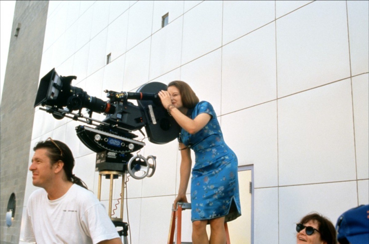 جوي فوستر تخرج فيلمها الأول "اسم رجل صغير"